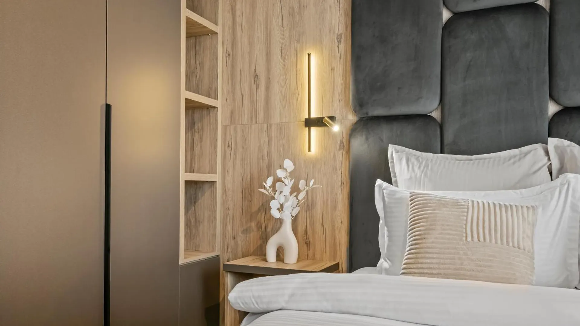 Awesome Apartment Deluxe Bucharest
