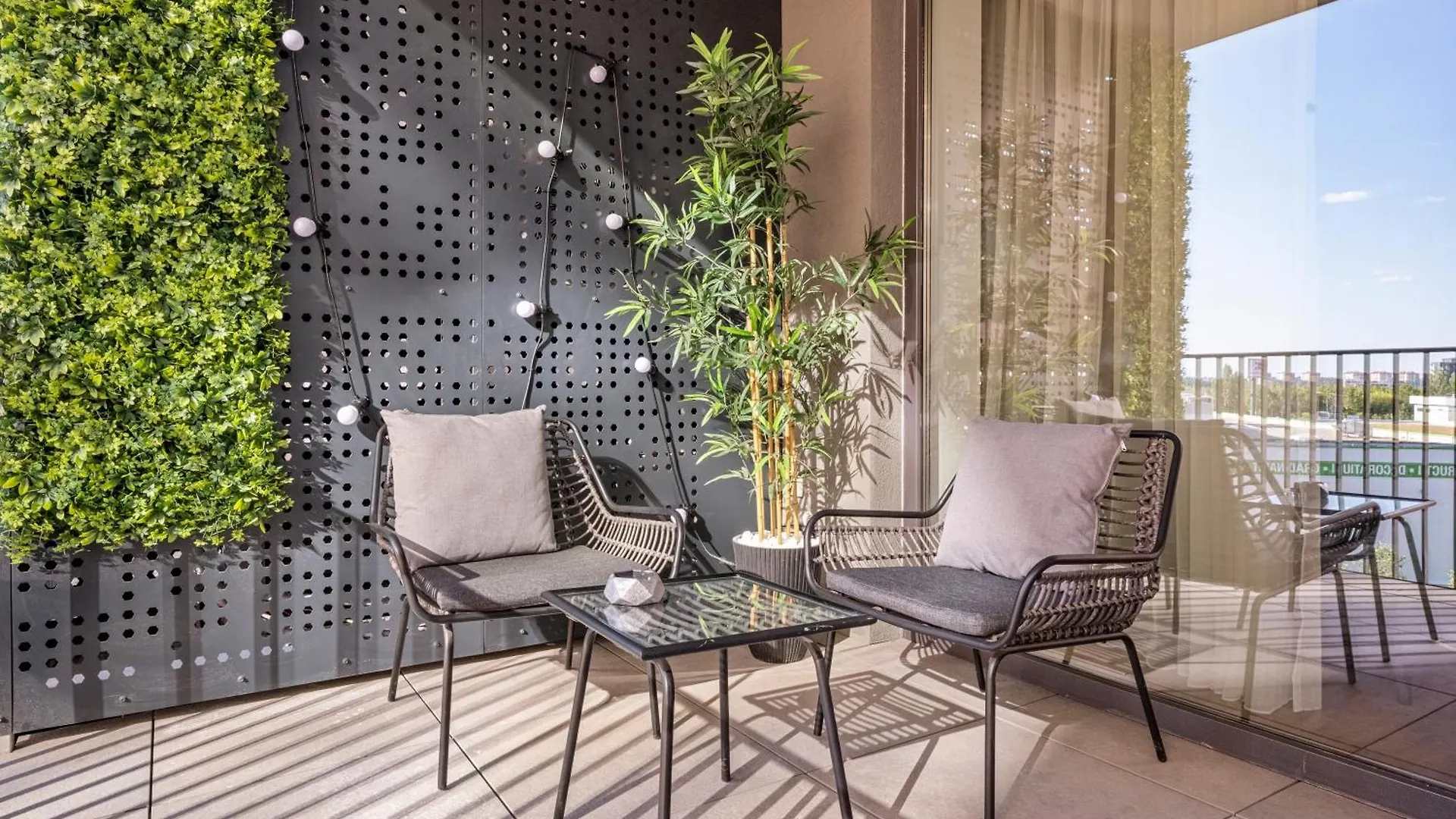 Awesome Apartment Deluxe Bucharest 0*,