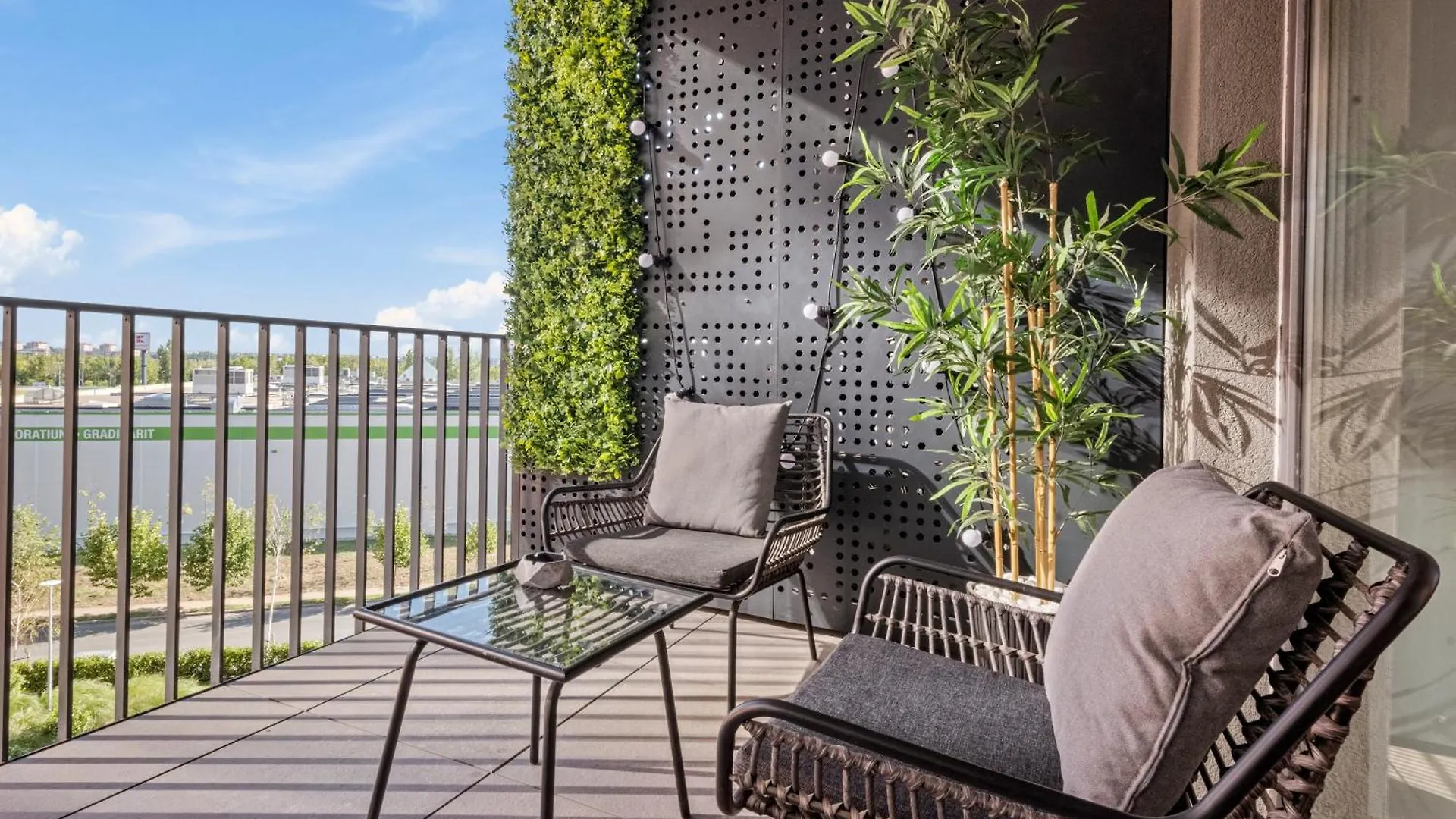 Awesome Apartment Deluxe Bucharest